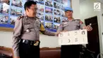 Empat anggota polisi diciduk Propam Polres Grobogan lantaran bermain judi dengan warga. Polres Grobogan akan menjatuhkan sanksi pada para pelaku.
