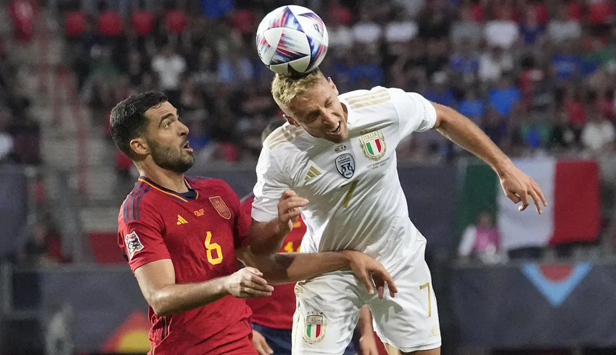 <p>Spanyol akan bertemu Kroasia yang laga semifinal sebelumnya mengalahkan Belanda. Sementara itu, Italia harus menjalani partai perebutan tempat ketiga melawan Belanda. (AP Photo/Martin Meissner)</p>