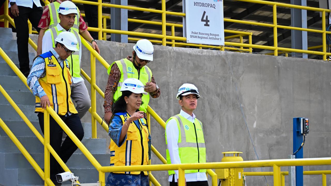 Wapres Gibran Rakabuming meninjau langsung SPAM Regional Jatiluhur I pada Jumat (20/12/2024).