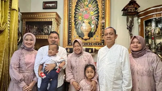 Anak dan Menantu Tri Rismaharini