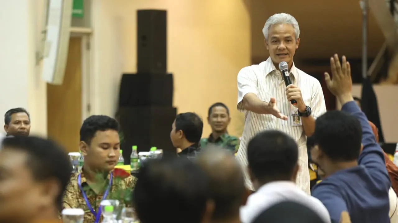 Ganjar Pranowo dan Anies Baswedan Isi Acara Diskusi di Tengah Demo 100 Mahasiswa