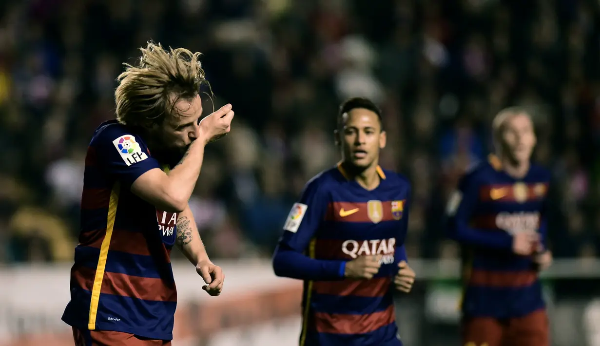 Ekspresi pemain Barcelona, Ivan Rakitic, setelah mencetak gol ke gawang Rayo Vallecano pada laga La Liga Spanyol di Estadio del Rayo Vallecano, Madrid, Jumat (4/3/2016) dini hari WIB. (AFP/Pierre-Philippe Marcou)