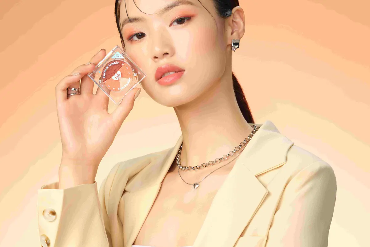 4 Tips Praktis Makeup Cantik dan Elegan dengan Bold Look