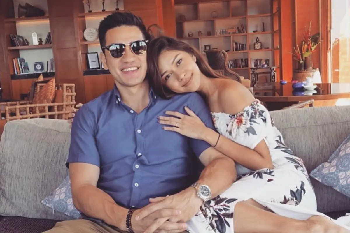 [Bintang] Sudah 10 Tahun Berumah Tangga, 8 Pasangan Artis Indonesia Ini Tetap Romantis