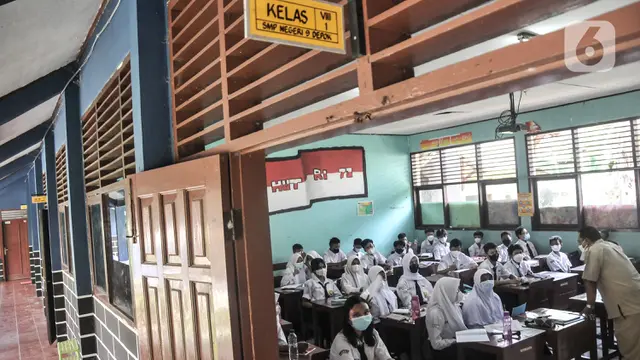 Hari Pertama PTM 100 Persen di Depok