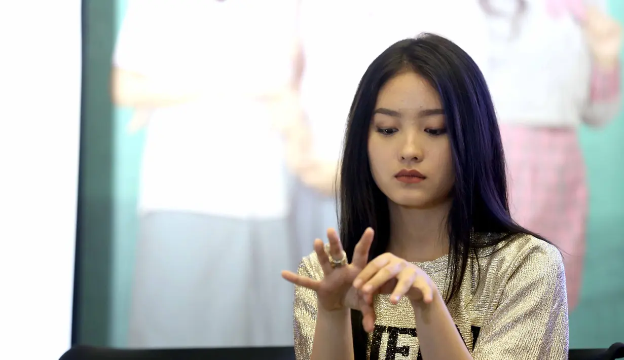 Setelah kisah cintanya dengan Stefan Wiliam, kandas, Natasha Wilona sering dikaitkan menjalin hubungan dengan lawan mainnya di sinetron Anak Sekolahan, Verrel Bramasta. (Nurwahyunan/Bintang.com)