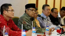 Said Aqil Siradj saat menghadiri pembacaan seruan moral tentang Pilkada DKI Jakarta di Jakarta, Senin (17/4). Said meminta warga, tarutama nahdliyin, mengutamakan kepentingan bangsa di atas kepentingan politik praktis. (Liputan6.com/Johan Tallo)