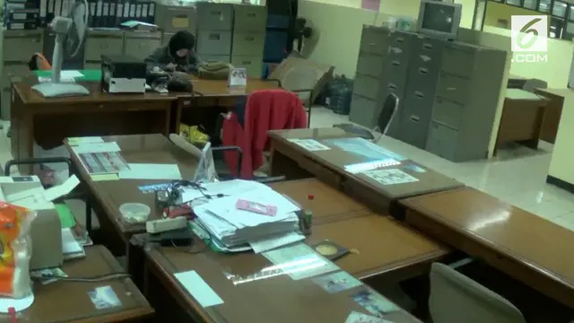 VIDEO: Hari Pertama Kerja, Banyak Meja PNS Kosong