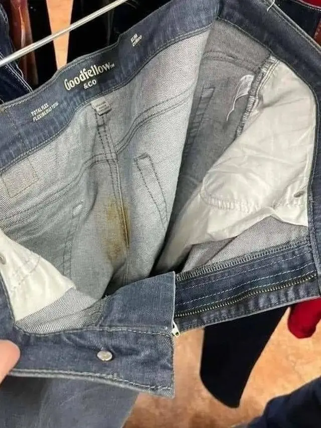6 Potret Celana Jeans yang Absurd Banget, Desain Anti-Mainstream