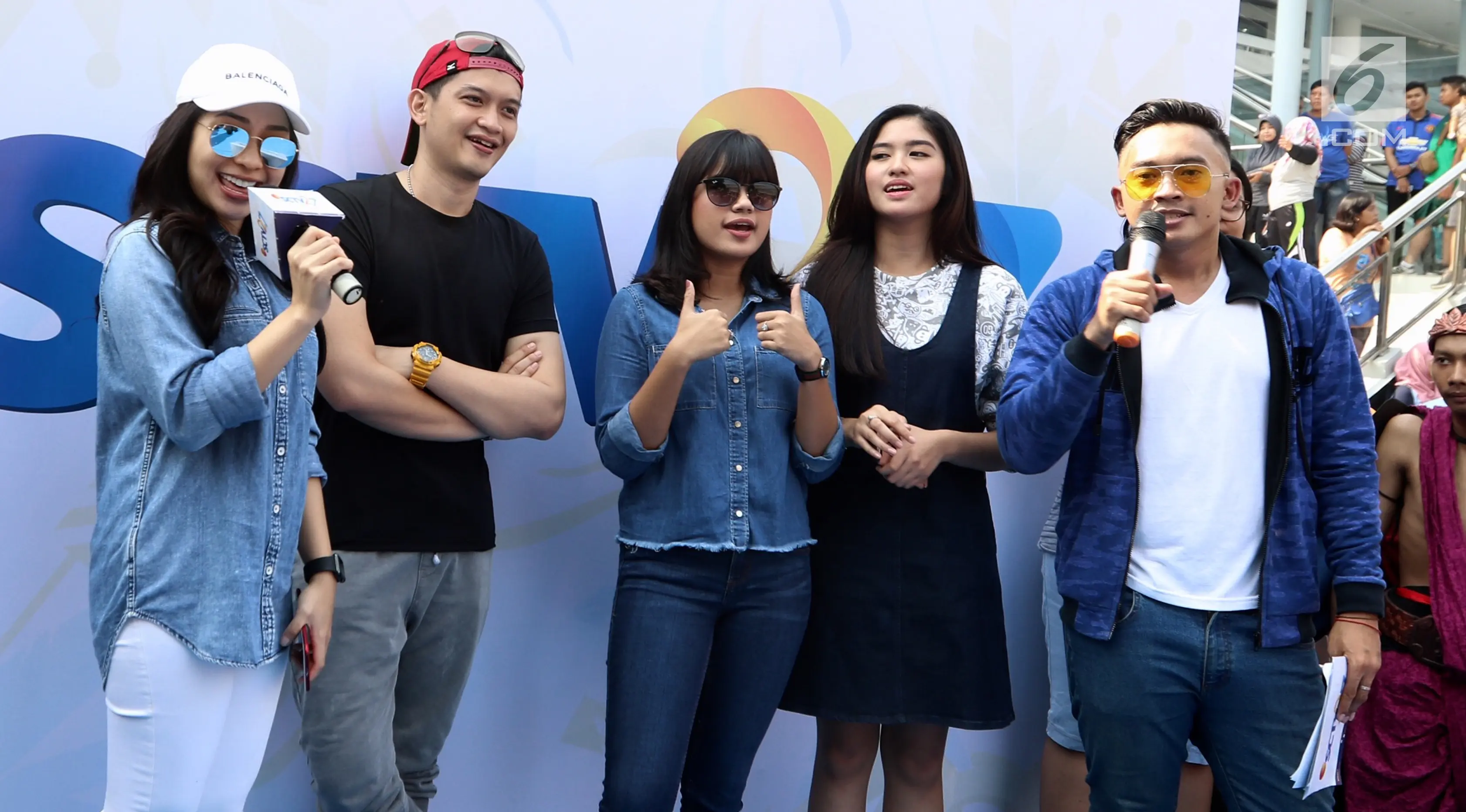 Pemain sinetron Dua Wanita Cantik, Nikita Willy, Rezky Aditya dan Ochi Rosdiana. (Liputan6.com/Fery Pradolo)