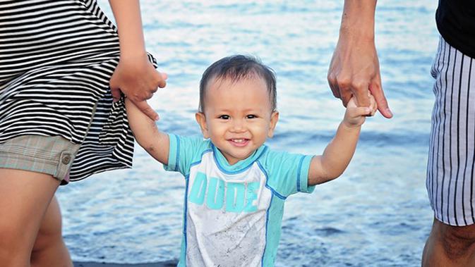 Mengarahkan Tanpa Membentak Ini Tips Mengasuh Anak Hiperaktif Parenting Fimela Com