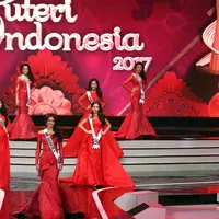 Enam finalis Puteri Indonesia 2017 (Nurwahyunan/Bintang.com)