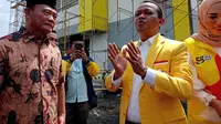 Ketua Umum DPP Golkar, Bahlil Lahadalia bersama Ketua PP Muhammadiyah, Muhadjir Effendy berbincang usai acara di Madrasah Mu'allimin Muhammadiyah. (Kukuh Setyono)