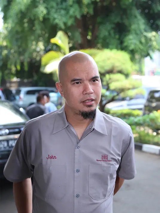 Sidang yang dihadiri Ahmad Dhani ini tidak dihadiri Farhat yang belakangan diketahui tengah berada di Singapura karena tengah sakit. (Andy Masela/Bintang.com)