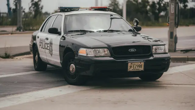 mobil polisi
