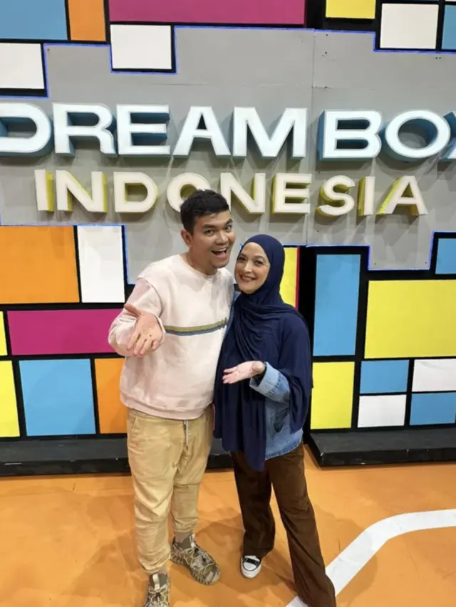 Gaya Hijab Andhara Early yang Simpel tapi Tetap Modis