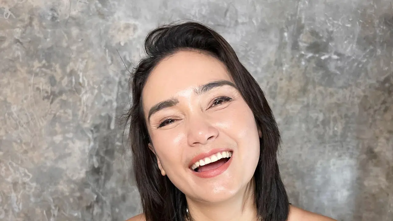 [Fimela] Sembuh dari Kanker, Ini 6 Potret Feby Febiola yang Sedang Diet