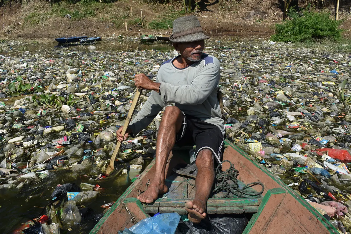 Sungai Citarum tercemar mikroplastik