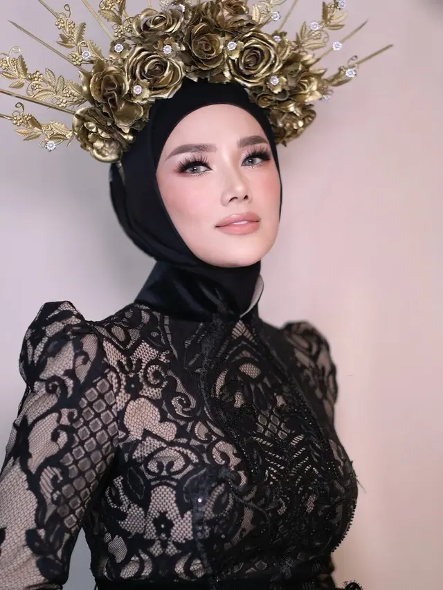 Gaya Headpiece Hiasan Kepala Mulan Jameela (Instagram/@mulanjameela1)