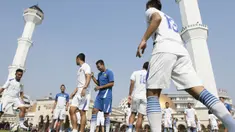 Para pemain Persib melakukan latihan ringan jelang laga melawan Martapura F.C di Alun-alun Kota Bandung, Jawa Barat, Kamis (10/9/2015). (Bola.com/Vitalis Yogi Trisna)