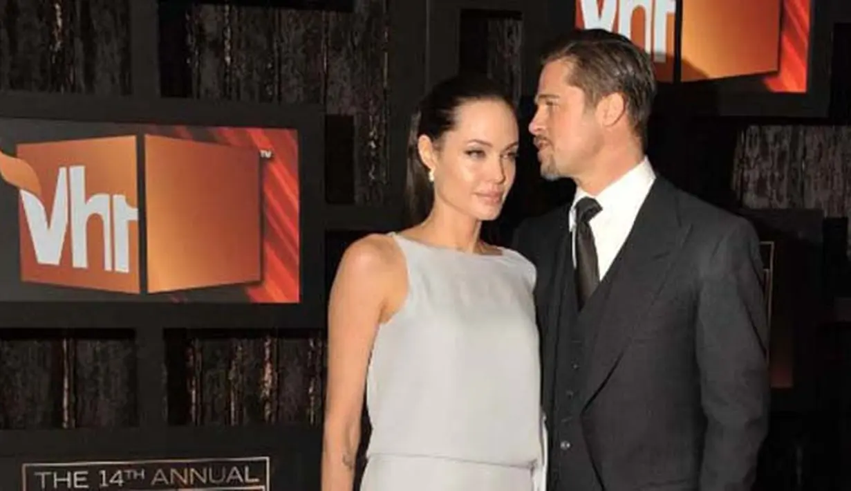 Hubungan rumah tangga Angelina Jolie dan Brad Pitt memang kini sudah tak romantis seromantis dulu lagi. Hal ini terjadi sejak gugatan cerai yang diajukan Jolie pada September 2016 lalu. (AFP/Frazer Harrison)