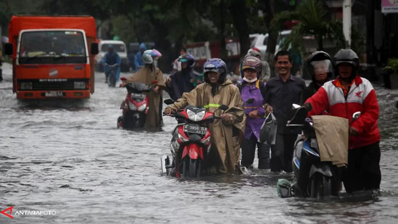 semarang-banjir-140123b.jpg