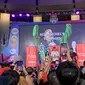 Legenda Manchester United Peter Schmeichel disambut dengan fan chant oleh para penggemar dalam acara Vidio Premier League Festival di Cilandak Town Square, Jakarta Selatan, pada Jumat (5/8/2023). (Liputan6.com/Melinda Indrasari)