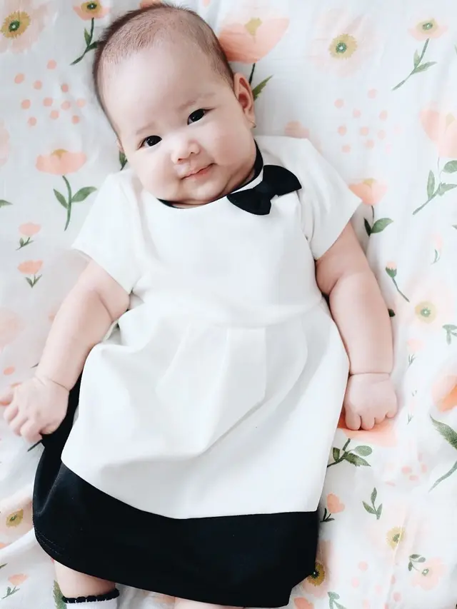 Berusia 3 Bulan, Ini 7 Potret Gemas Baby Ariel Putri Yuanita Christiani