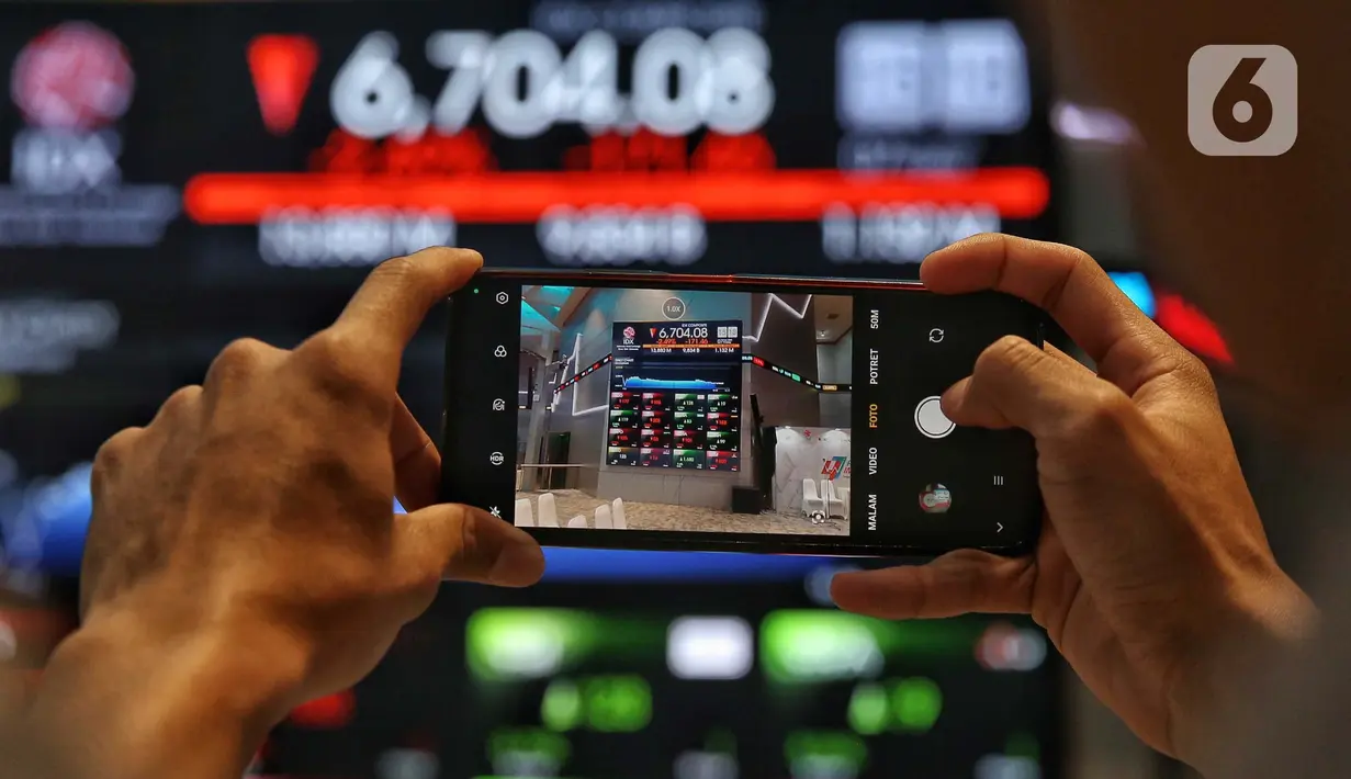 Hari ini, Jumat (7/2/2025), IHSG ditutup turun 132,96 poin (1,93 persen) pada level 6.742,57. (Liputan6.com/Angga Yuniar)