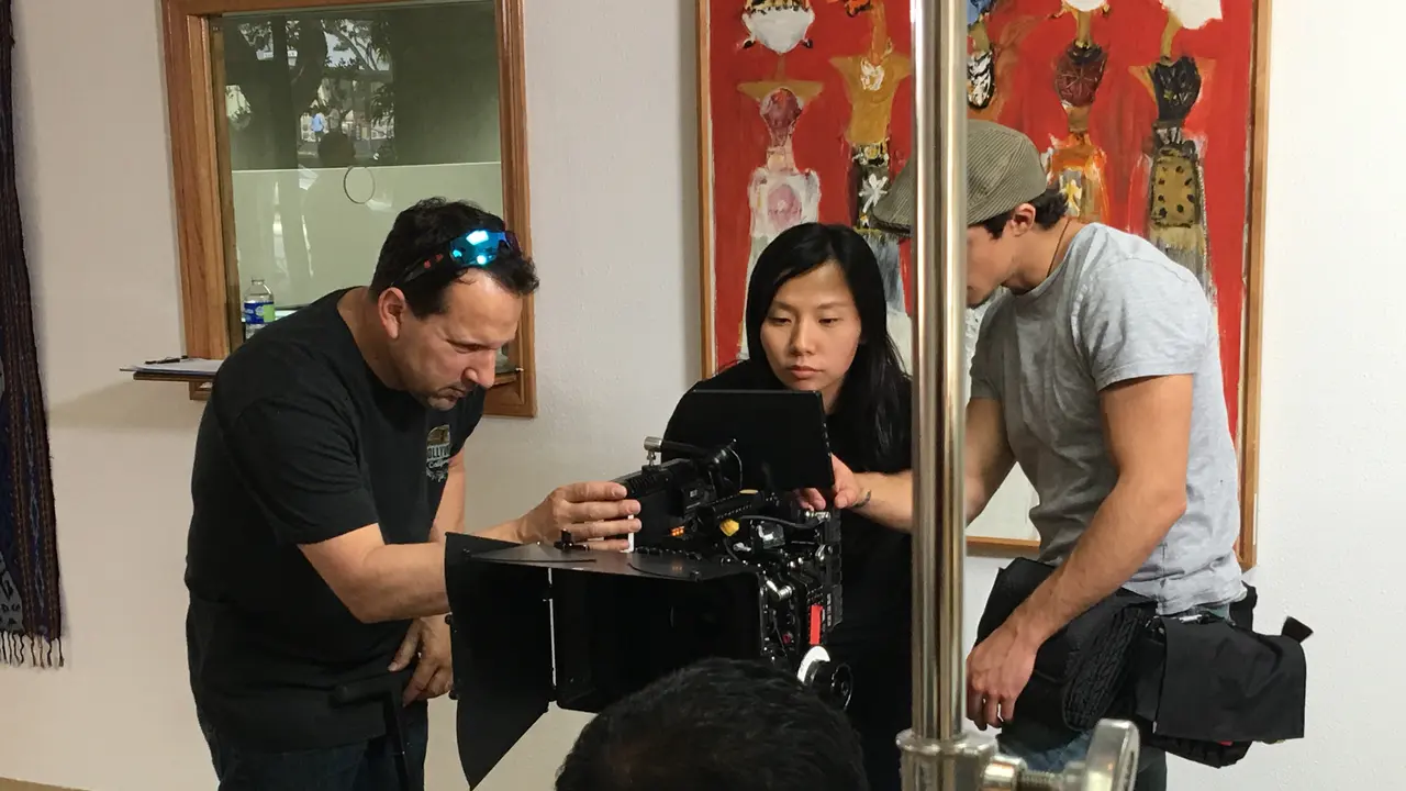 Proses pembuatan video oleh WNI bernama Livi Zheng untuk KJRI Los Angeles. (Dokumentasi KJRI Los Angeles)