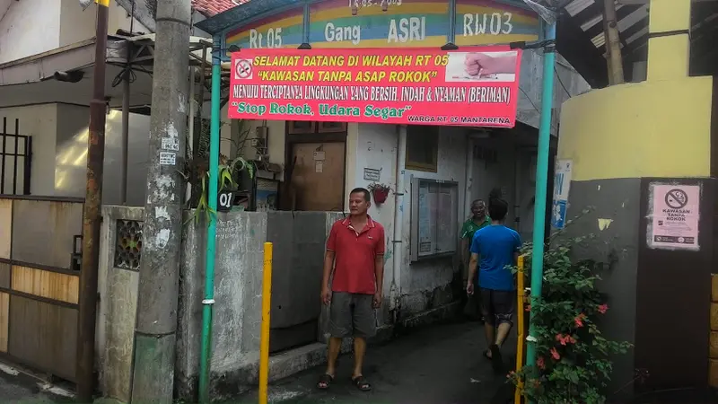 Kampung tanpa asap rokok di Bogor