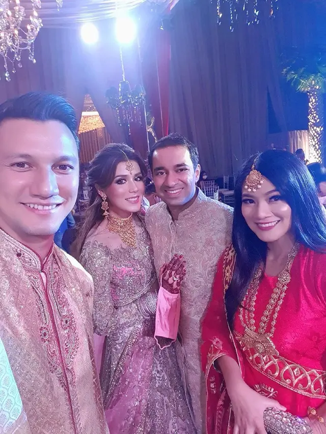 12 Tahun Bersama, Ini 6 Foto Titi Kamal dan Christian Sugiono Dalam Busana India