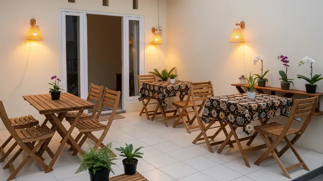 Teras dengan Meja dan Kursi Lipat Serbaguna