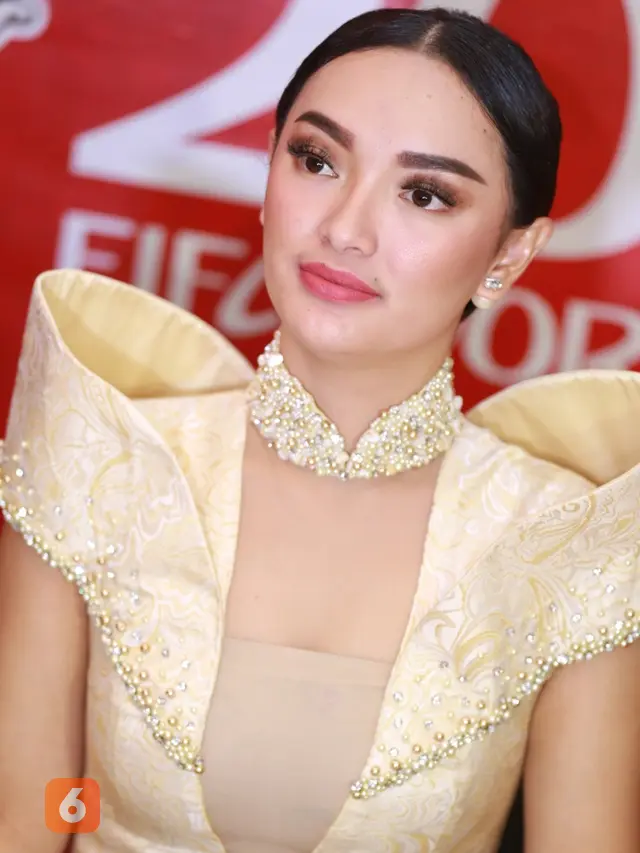 [Bintang] Zaskia Gotik
