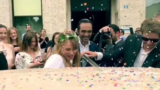 [Bintang] Ario Bayu dan Valentine Payen