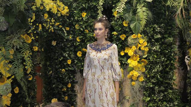 Koleksi Floral Sebastian Gunawan Hiasi Ritel di Grand Indonesia