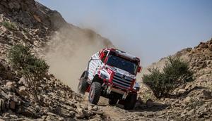 Ikut Reli Dakar 2026, Hino Buktikan Ketangguhan Truk Medium Duty 600 Series (ist)