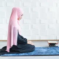 Ilustrasi Melaksanakan Sholat Credit: pexels.com/pixabay