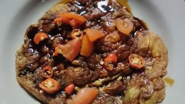 Resep telur dadar kecap pedas manis. (dok. Cookpad @cookingwithfarhah)