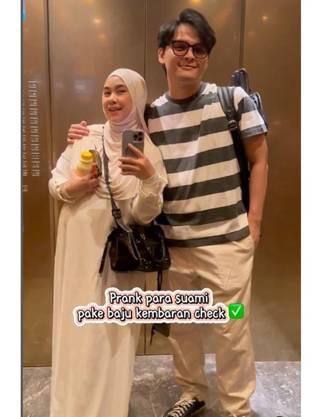 6 Potret Rey Mbayang dan Geng Diprank Istri Pakai Kaus Kembar, Bak Study Tour