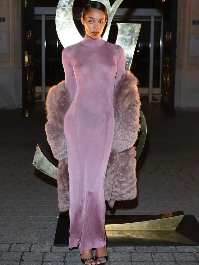 6 Gaya Seleb Hadiri Fashion Show Saint Laurent di Paris, Jenna Ortega-Jeonghan SEVENTEEN