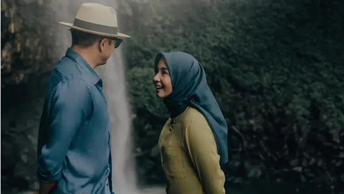 [Bintang] Laudya Cynthia Bella dan Engku Emran