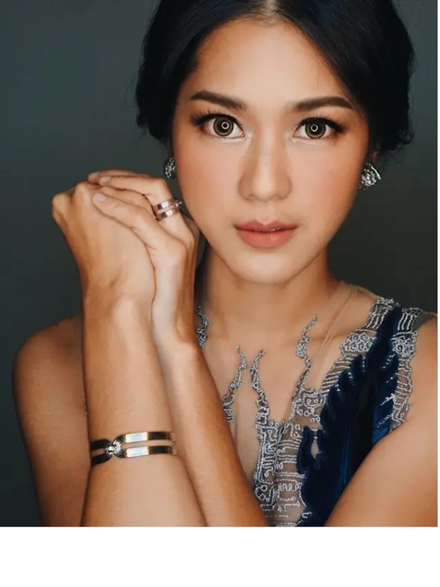 Tak Harus Putih, 7 Selebriti Ini Tetap Menawan dengan Kulit Eksotis