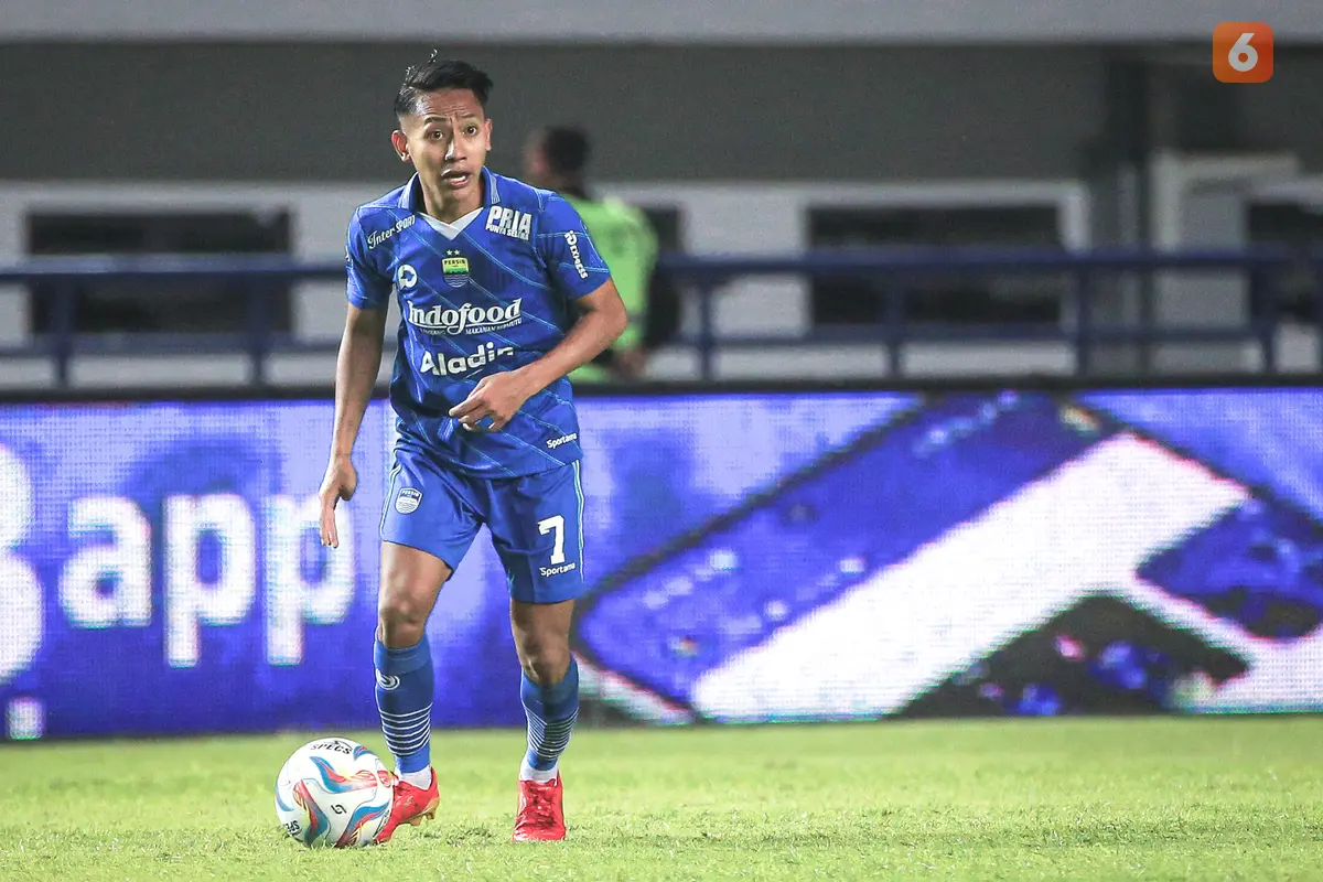 Persib Bandung vs Dewa United - BRI Liga 1 2023/2024
