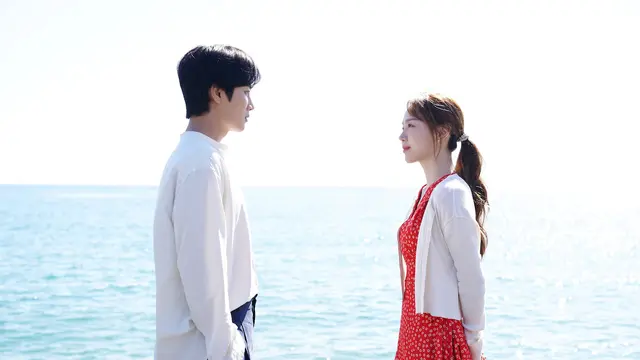 Shin Hye Sun dan Ahn Bo Hyun dalam serial See You in My 19th Life. (Foto: Netflix)