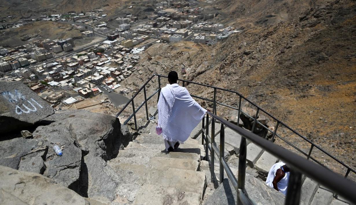 <p>Di tempat inilah, menjelang usia 40 tahun, Nabi Muhammad SAW sering menghabiskan waktunya untuk berkhalwat, menjalani waktu sendirian dalam kontemplasi. (Sajjad HUSSAIN/AFP)</p>