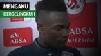 Berita video pesepak bola Afrika asal Ghana, Mohammed Anas, mengaku berselingkuh di hadapan banyak orang saat diwawancarai setelah menjadi man of the match liga di Afrika Selatan.