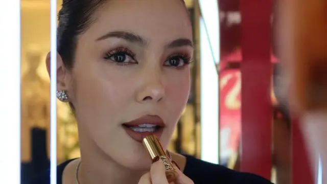 Potret cantik Cathy Sharon yang memesona. (credit:instagram.com/cathysharon)