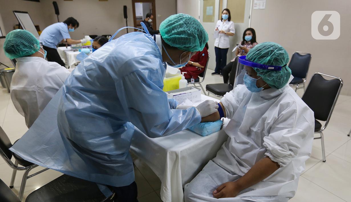 Foto Lindungi Pasien Saat Berobat Karyawan Dan Tenaga Medis Jalani Tes Serologi Covid 19 On Off Liputan6 Com