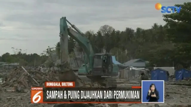 Ratusan bangunan di kawasan itu hancur dan nyaris rata dengan tanah usai gempa yang menggoncang dan terjangan tsunami akhir September lalu.